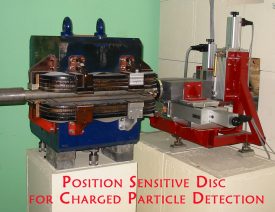 Position sensitive disc for charged particle detection